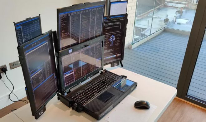 Expanscape yedi ekranlı Aurora 7 dizüstü bilgisayarı tanıttı