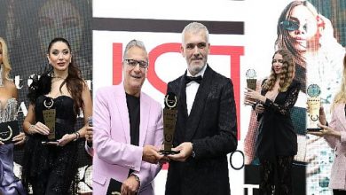 Mehmet Ali Erbil sundu, ödül gecesine ünlü yağdı